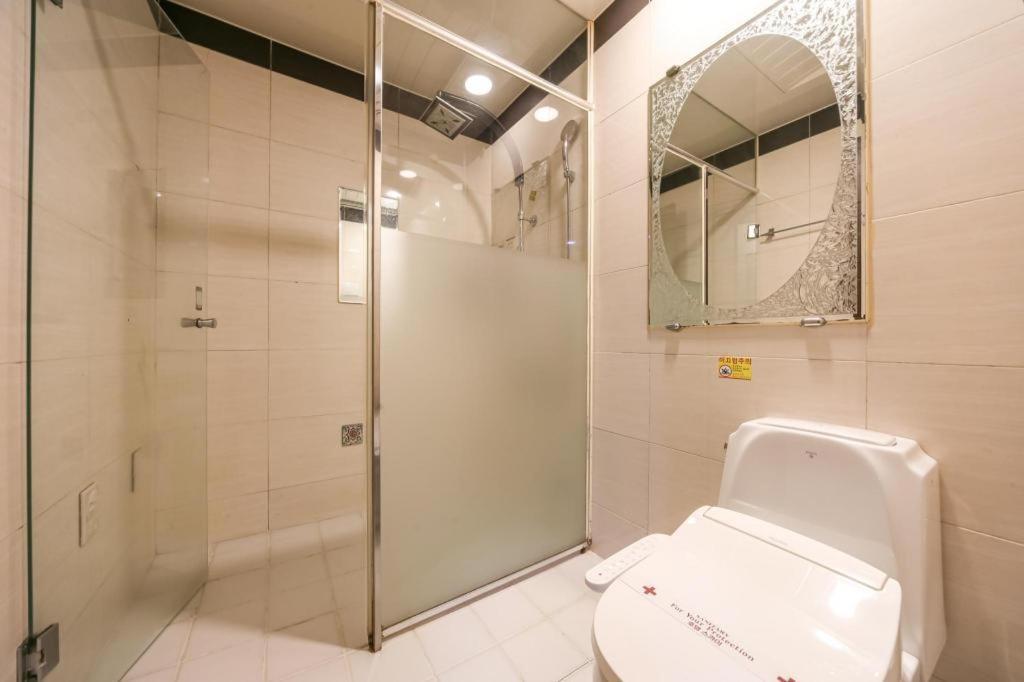 Sky Hotel Changwon Exterior photo