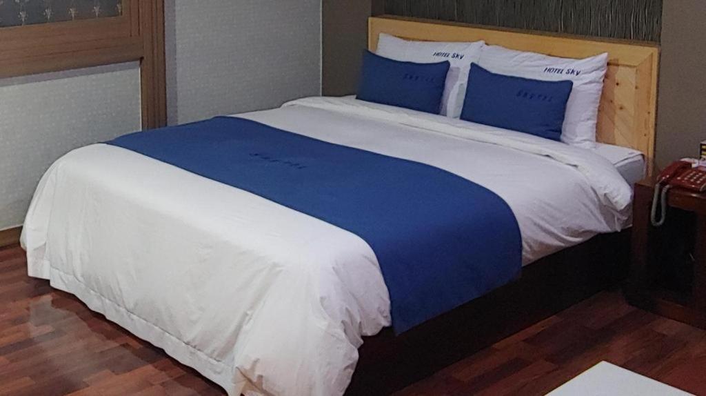 Sky Hotel Changwon Exterior photo